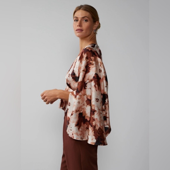 NWT Kimono Style V-Neck Blouse Top - Picture 4 of 4